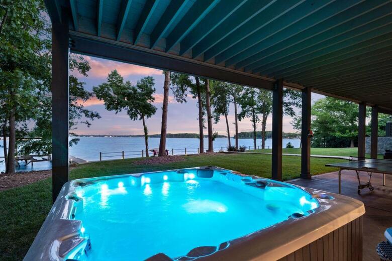 Lake Norman Getaway By Stay Lake Norman