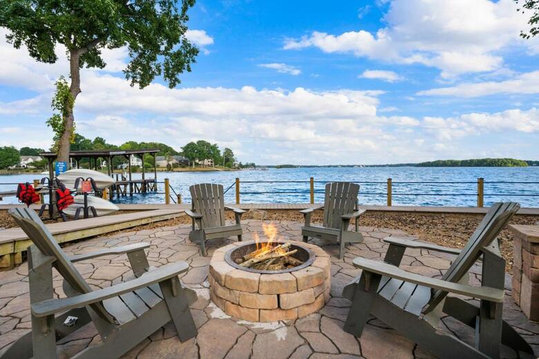 Lake Norman Getaway By Stay Lake Norman