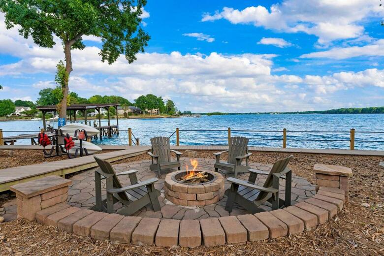 Lake Norman Getaway By Stay Lake Norman