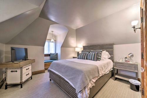 Lavish Columbus Villa With Gym, Spa And Speakeasy