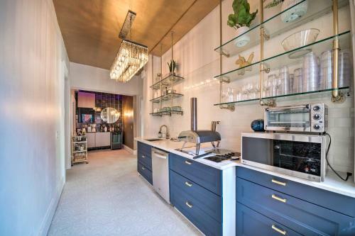 Lavish Columbus Villa With Gym, Spa And Speakeasy