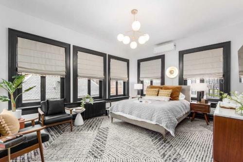 Lavish Columbus Villa With Gym, Spa And Speakeasy