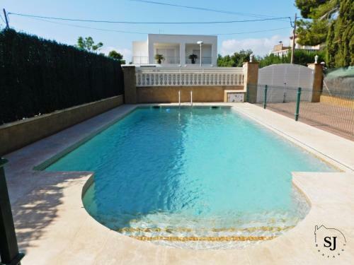 Agradable Casa Con Piscina En Les Tres Cales