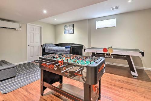 Waterfront Poconos Getaway Game Room And Deck!