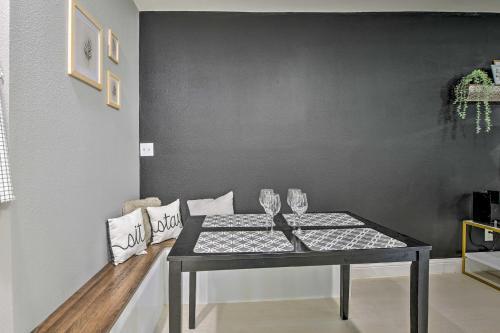 Chic Arlington Home Less Than 2 Mi To Cowboys Stadium