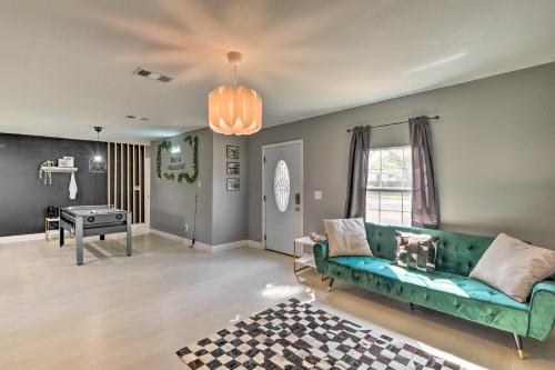 Chic Arlington Home Less Than 2 Mi To Cowboys Stadium