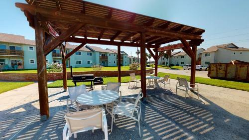 Apartamento Ah-a100 First Floor Condo, Newly Remodeled, Overlooks Shared Pool