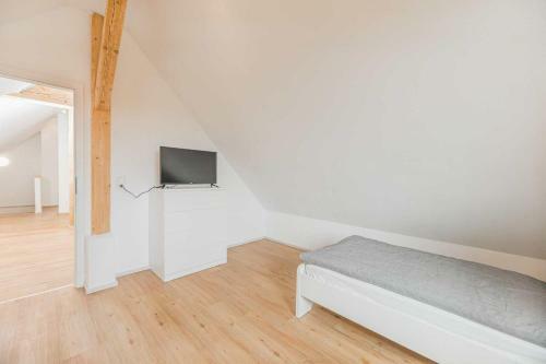 Plain And Cozy Apartment Nearby T�bingen