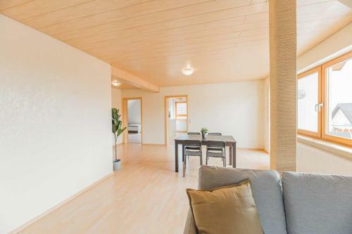 Plain And Cozy Apartment Nearby T�bingen