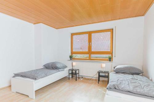 Plain And Cozy Apartment Nearby T�bingen