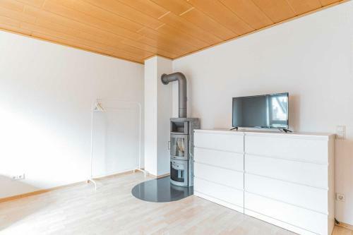Plain And Cozy Apartment Nearby T�bingen