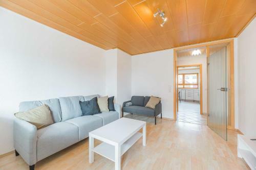 Plain And Cozy Apartment Nearby T�bingen