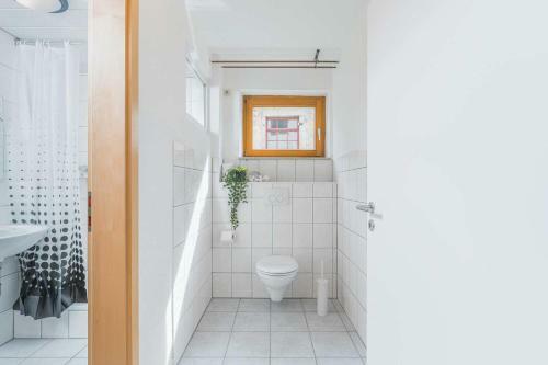 Plain And Cozy Apartment Nearby T�bingen