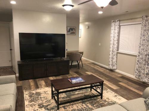 Row-end 3 Bedroom Townhome