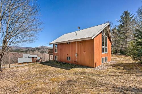 Hilltop Chalet With Mtn View, 5 Mi To Mt Snow!