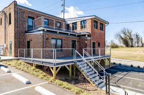 Newly Renovated Loft Apartment Near Downtown
