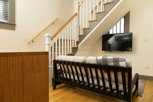 Newly Renovated Loft Apartment Near Downtown