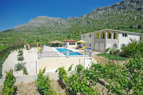 Villa Vila Nova With Private Heating Pool And Jacuzzi
