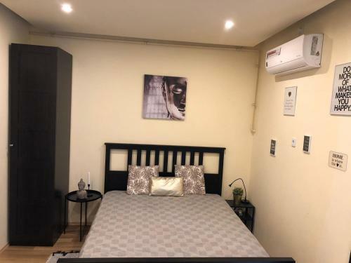 Black & White Apartments ? Black