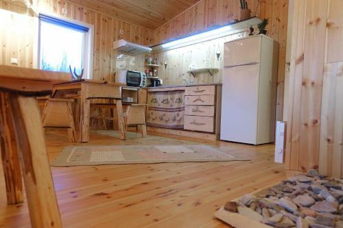 Lodge Wild Caribou's Wildwood Cabin