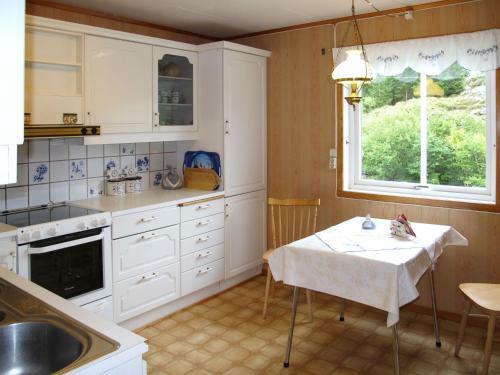 Holiday Home Gamlahuset - Fjh667