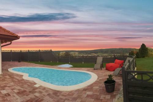 Secret Wellness Pool&relax