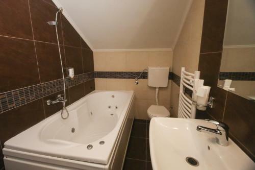 Hotel Bajadera Lux Doo