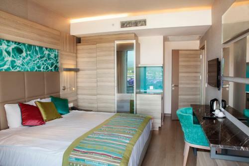 Long Beach Harmony Hotel