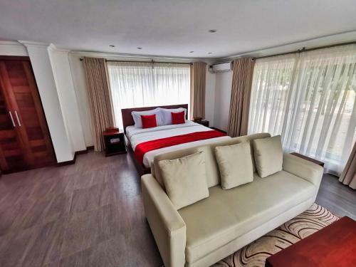 Hotel Searenity Beach Villa