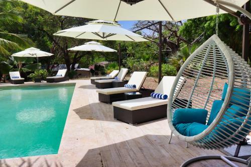 Hotel Searenity Beach Villa