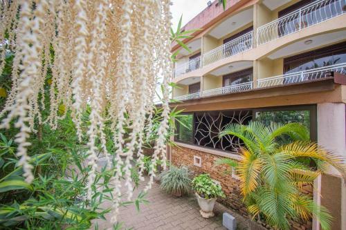 Hotel Crystal Suites & Apartments