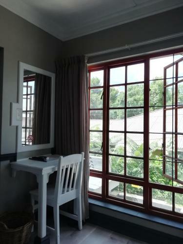 Hostal Oakwood Lodge