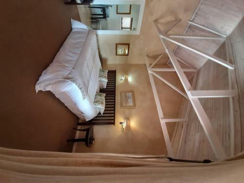 Leeuwenbosch Shearers Lodge - Amakhala Game Reserve
