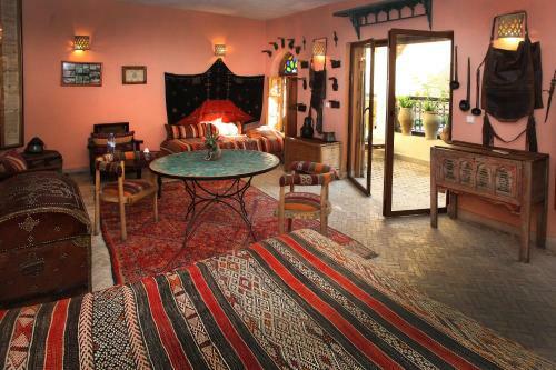 Riad Lune Et Soleil