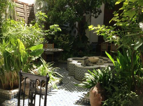 Riad Lune Et Soleil