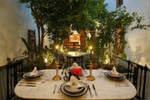 Riad Lune Et Soleil