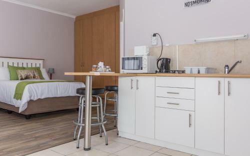 Hostal 10 Windell Self Catering Accommodation