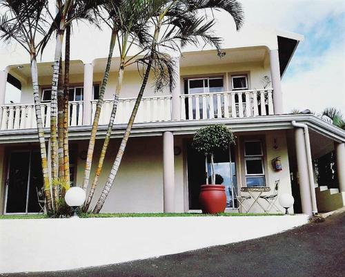 Hostal Rostalyn Guesthouse