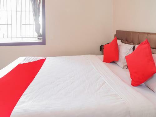 Hotel Oyo 80360 Sree Surabi Residency