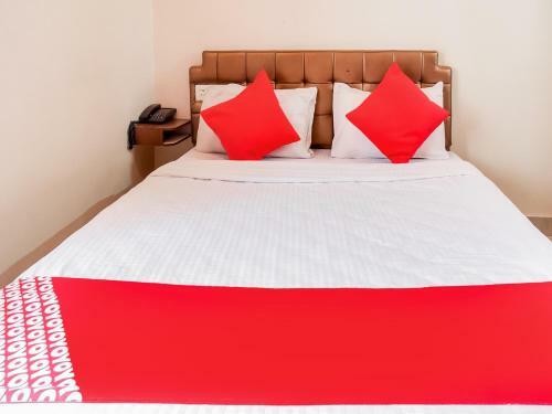 Hotel Oyo 80360 Sree Surabi Residency