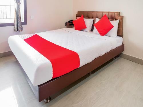 Hotel Oyo 80360 Sree Surabi Residency