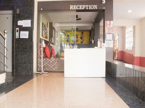 Hotel Oyo 80360 Sree Surabi Residency