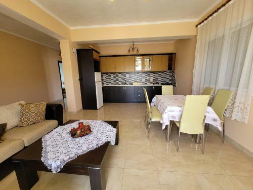 Apartments Ari