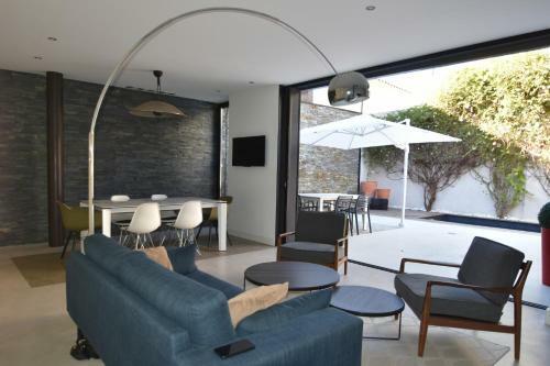 Maison Luxe Face Aux Remparts Aigues Mortes