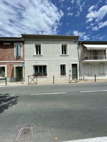 Maison Luxe Face Aux Remparts Aigues Mortes