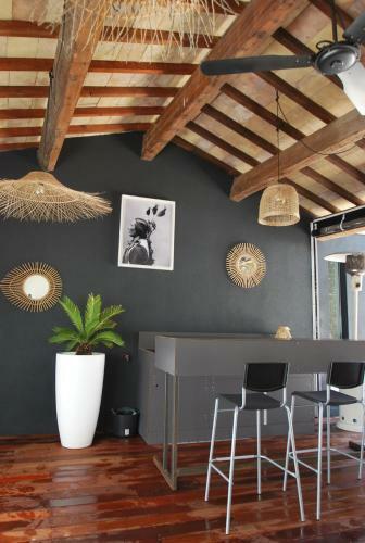 Maison Luxe Face Aux Remparts Aigues Mortes