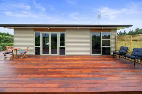 Orange Blossom Cottage - Greytown Holiday Home