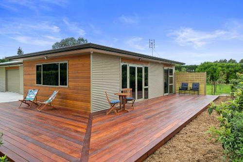 Orange Blossom Cottage - Greytown Holiday Home