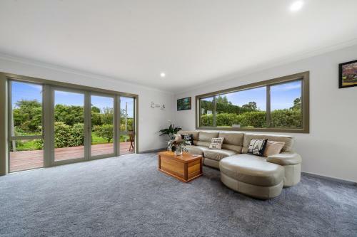Orange Blossom Cottage - Greytown Holiday Home