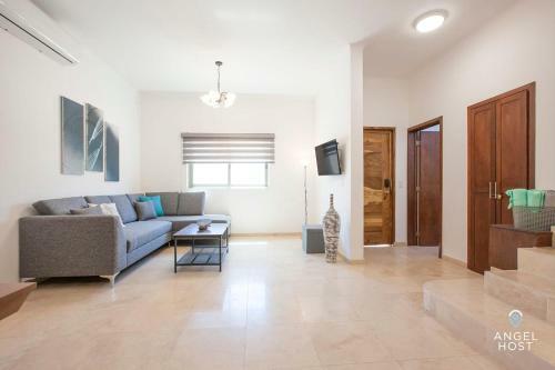Brand New Townhome With Private Rooftop Plunge Pool